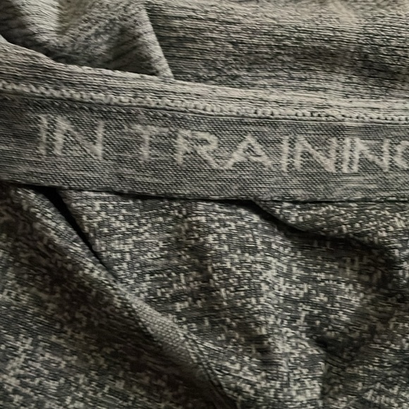 lululemon Gray Ombre Run Swiftly Tech Tank Top Size 4 - Picture 9 of 11